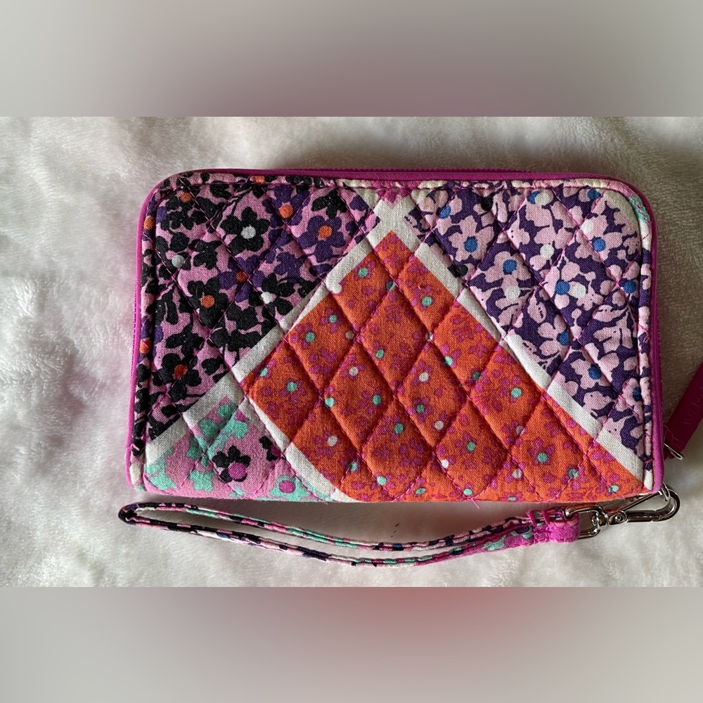 Vera Bradley Modern Medley RFID Grab & Go Wristlet